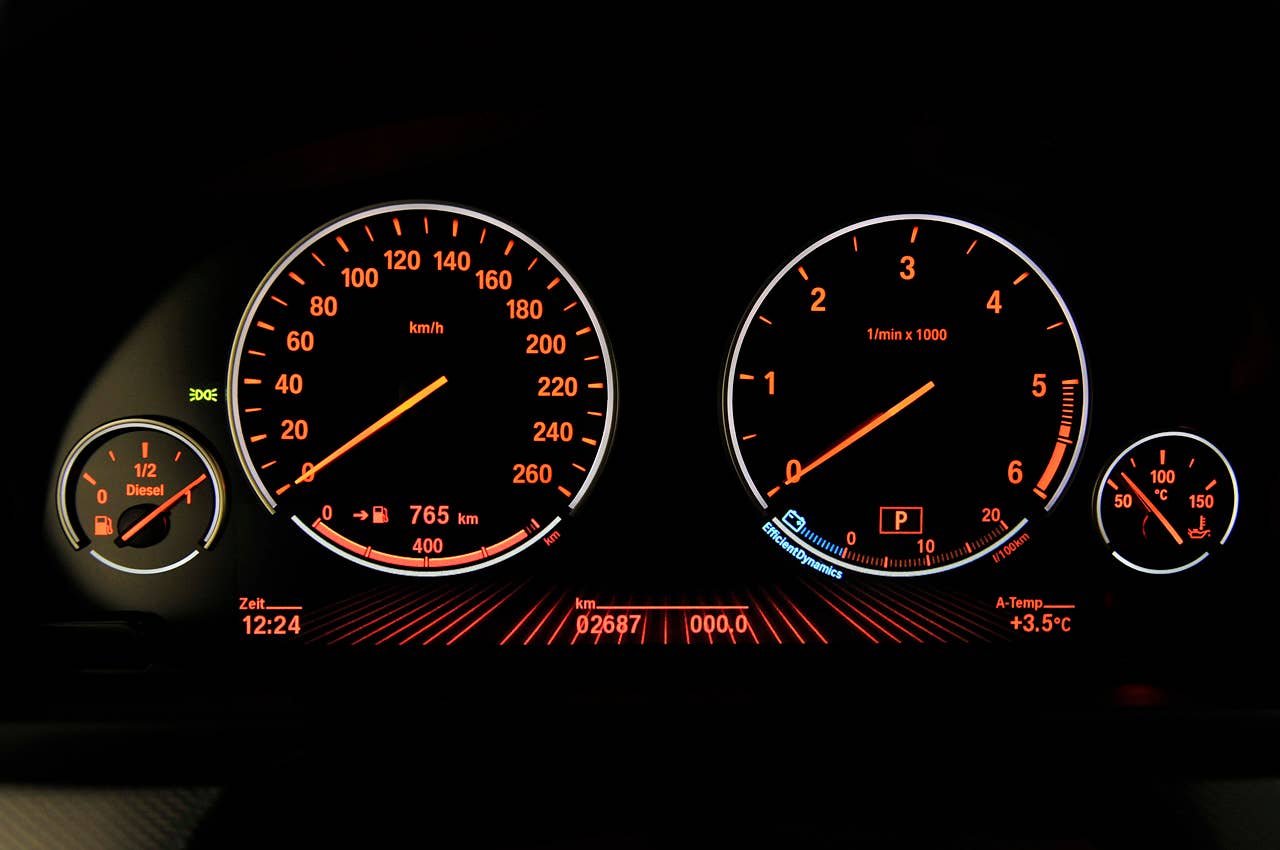 2012 BMW M550d xDrive gauges
