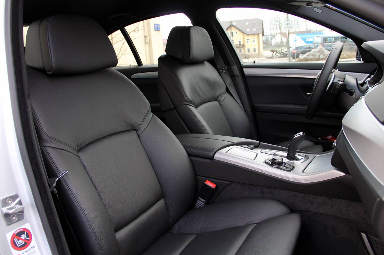 2012 BMW M550d xDrive front seats