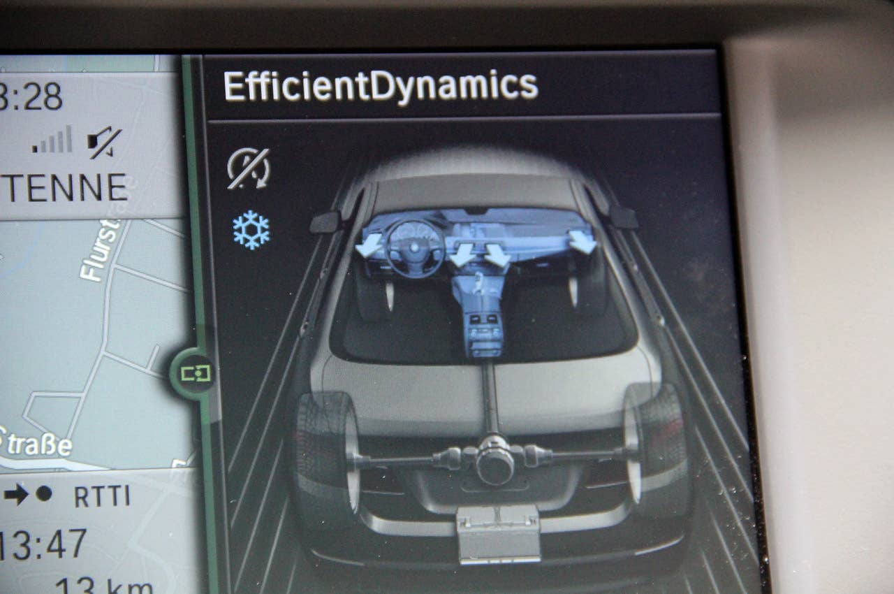 2012 BMW M550d xDrive EfficientDynamics display