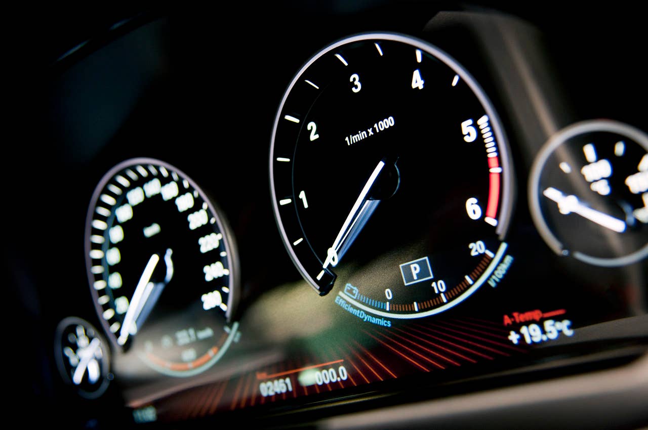 2012 BMW M550d xDrive gauges