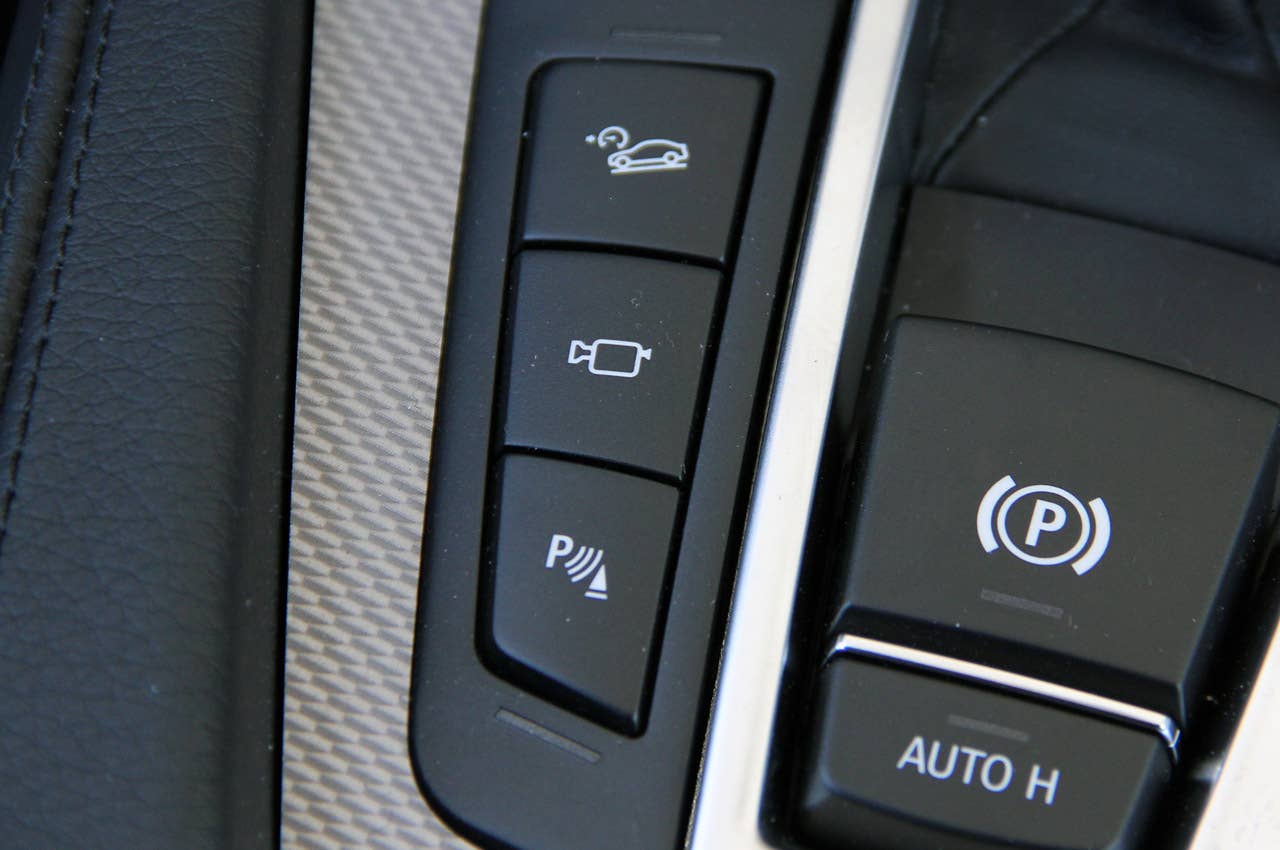 2012 BMW M550d xDrive center console