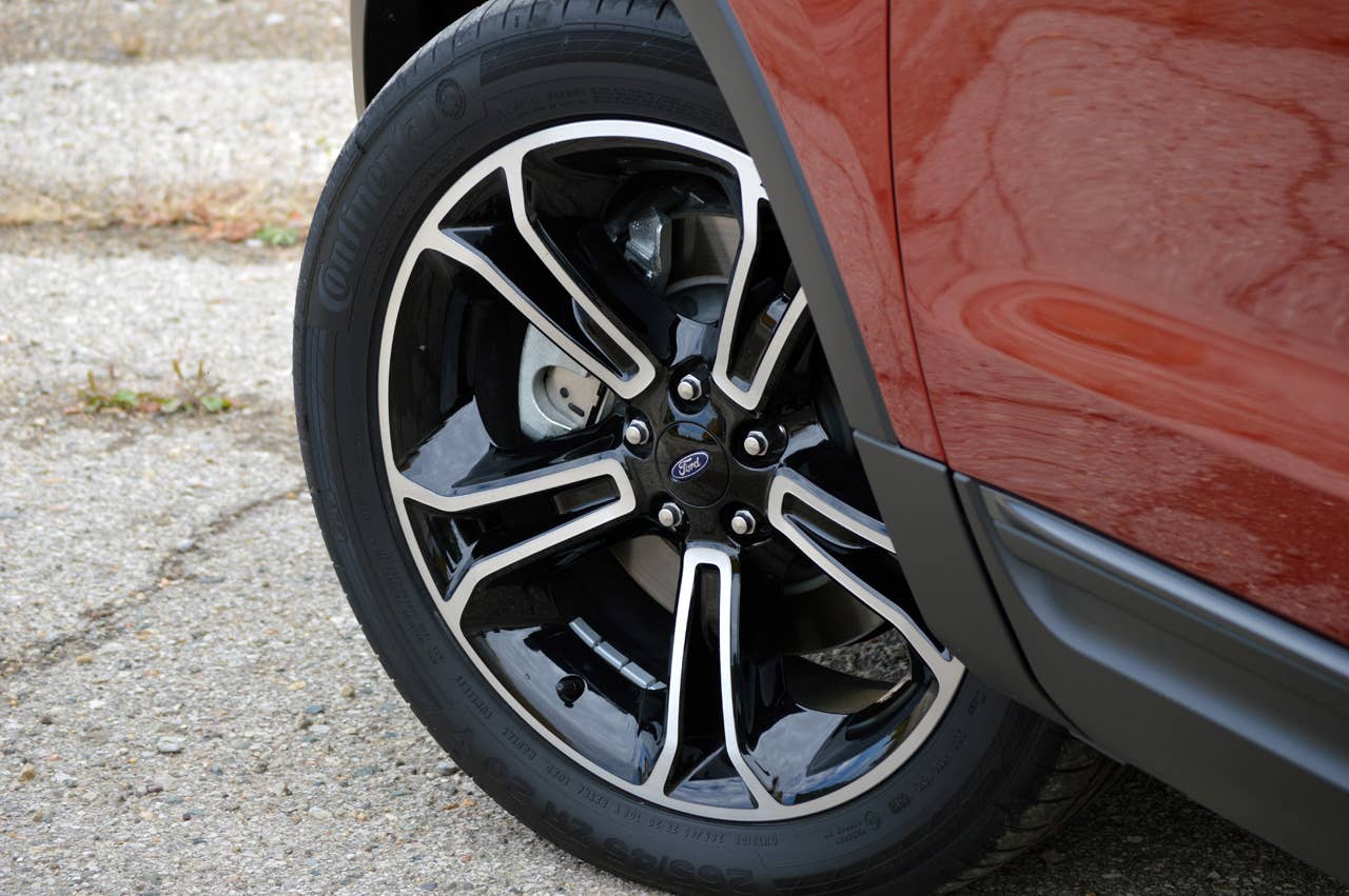 2013 Ford Explorer Sport wheel