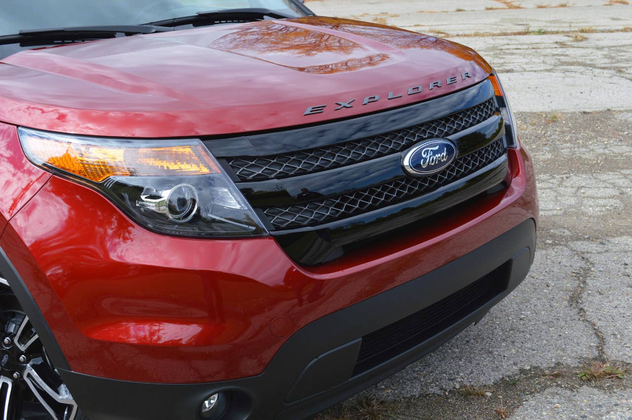 2013 Ford Explorer Sport front fascia