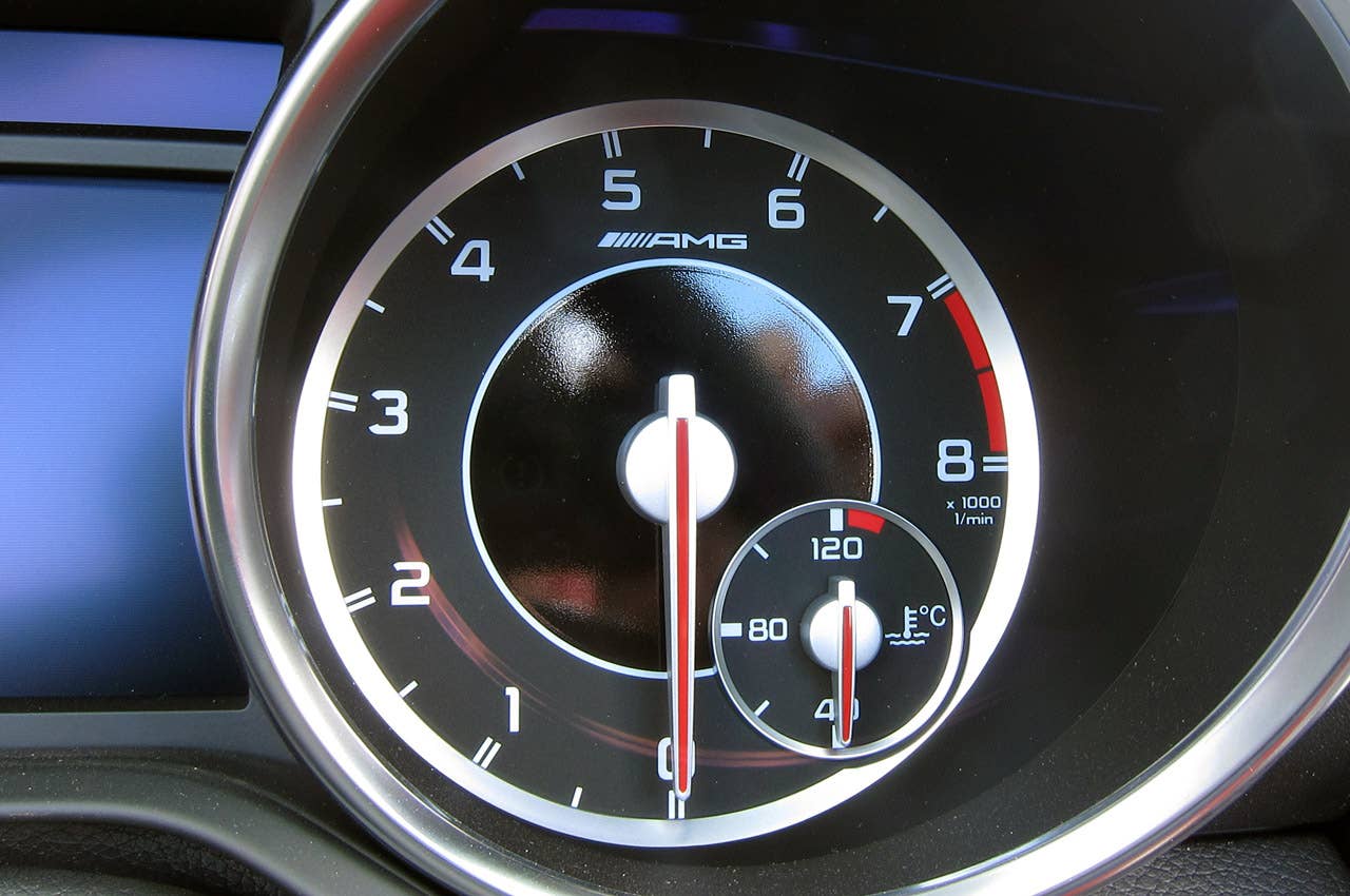 2012 Mercedes-Benz SLK55 AMG tachometer