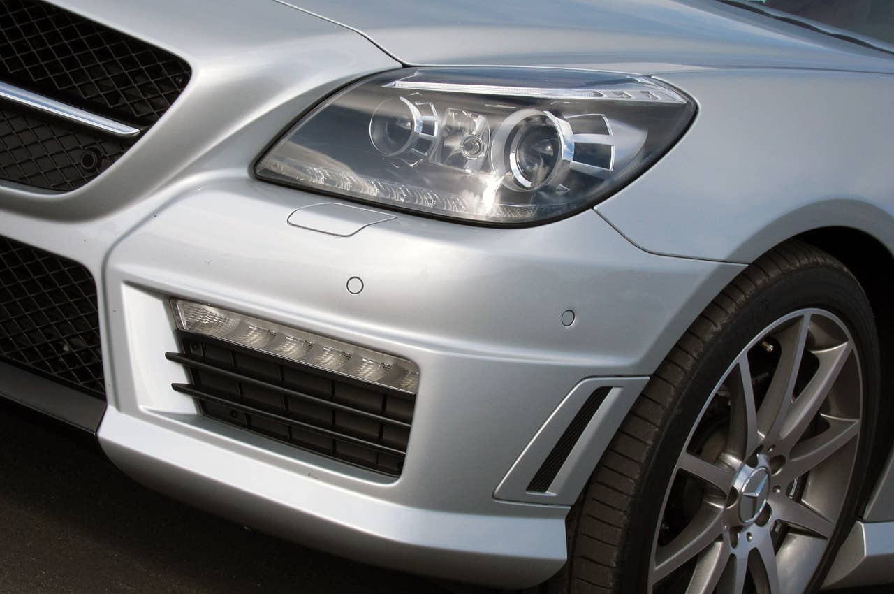 2012 Mercedes-Benz SLK55 AMG front fender
