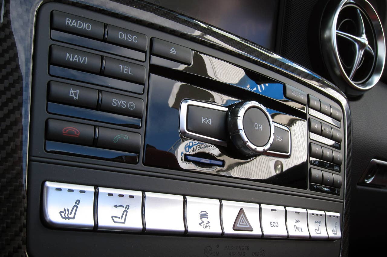 2012 Mercedes-Benz SLK55 AMG instrument panel