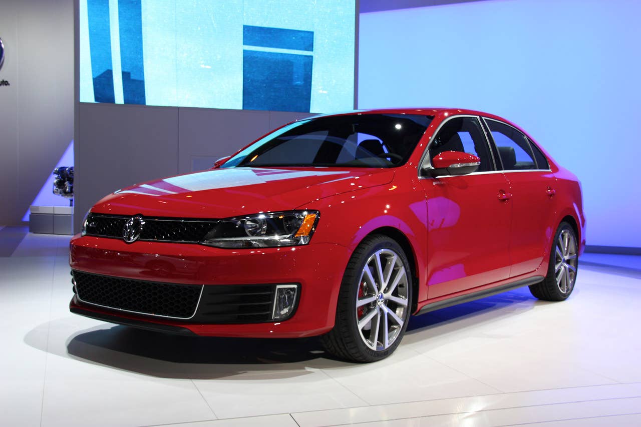 2012 Volkswagen Jetta GLI front 3/4