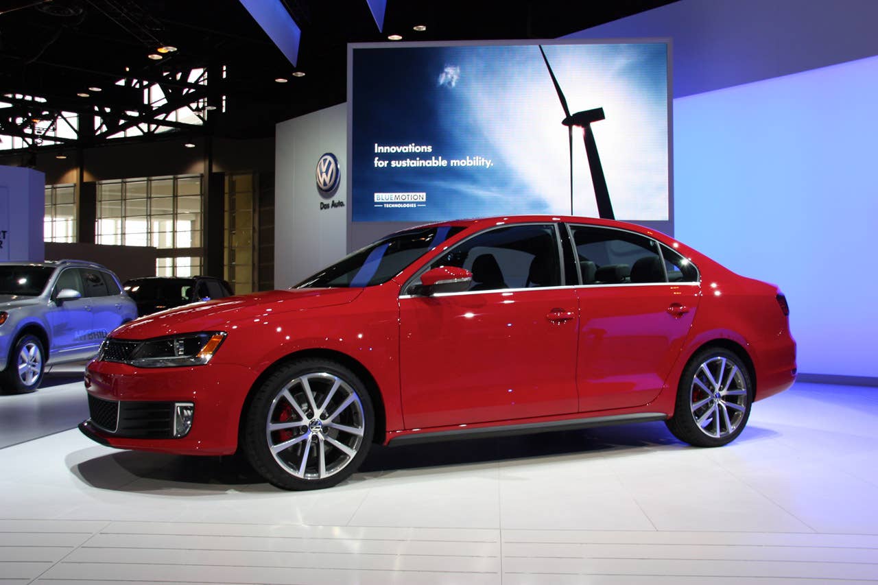 2012 Volkswagen Jetta GLI front 3/4