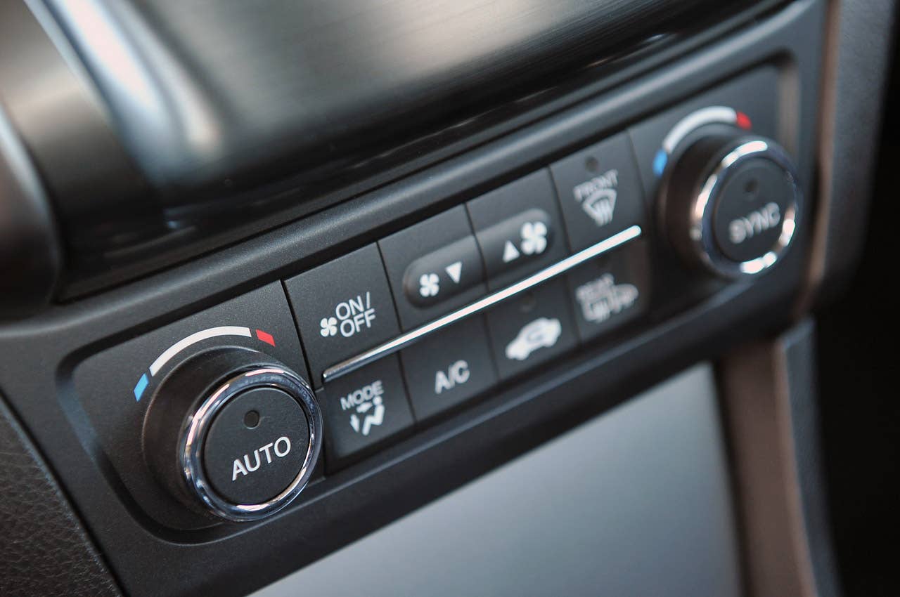 2013 Acura ILX climate controls