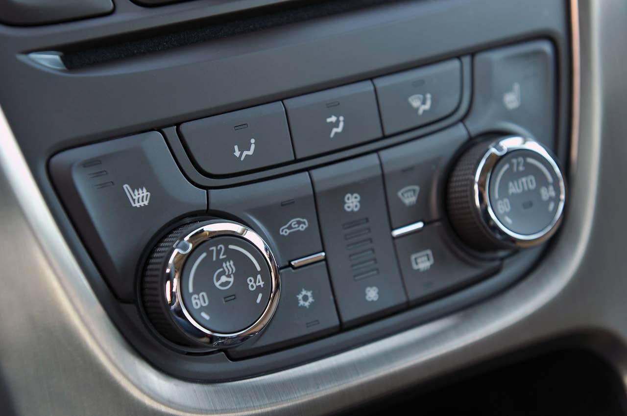 2013 Buick Verano Turbo climate controls