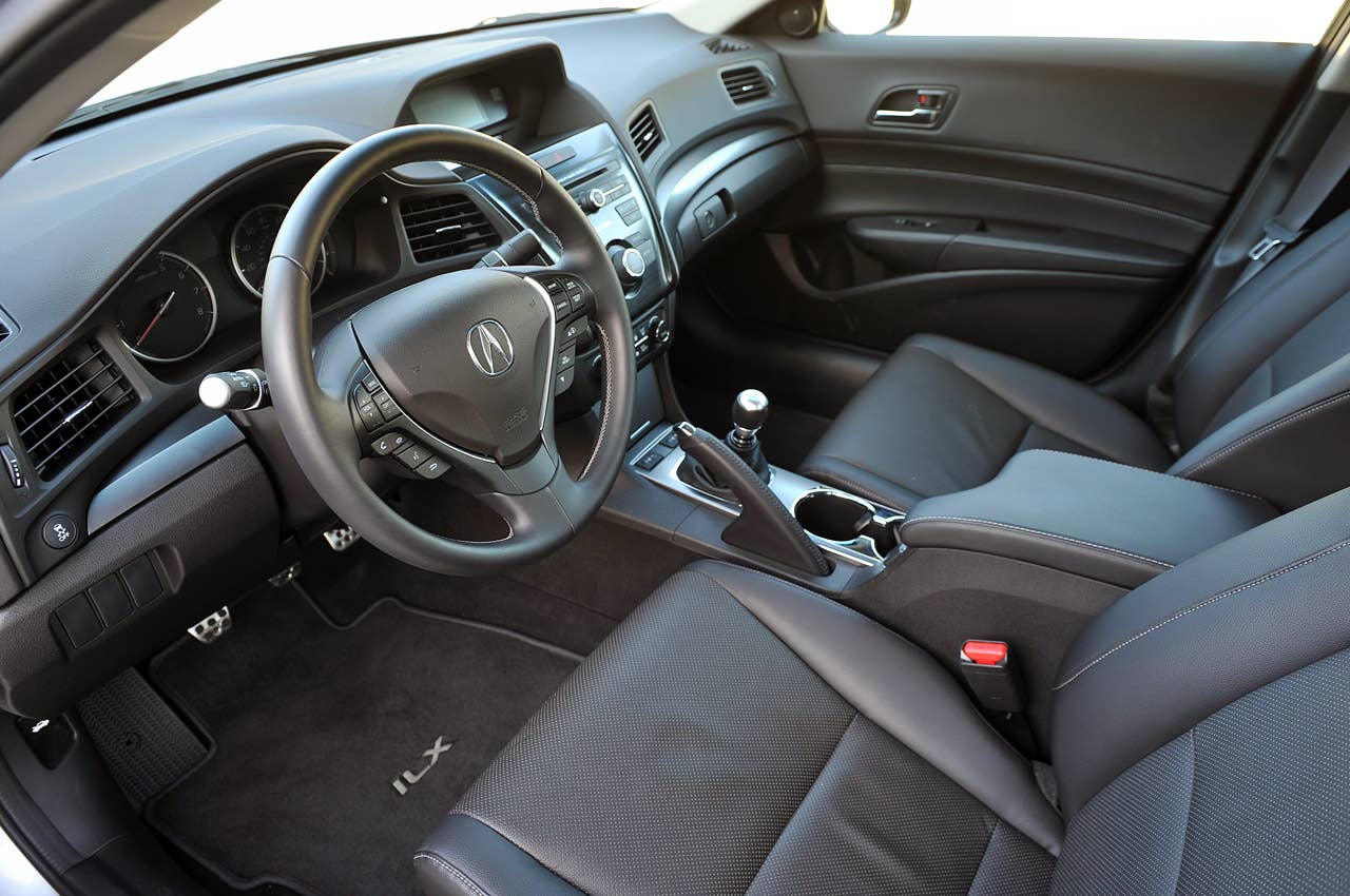 2013 Acura ILX interior