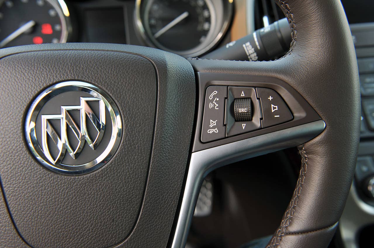 2013 Buick Verano Turbo steering wheel controls