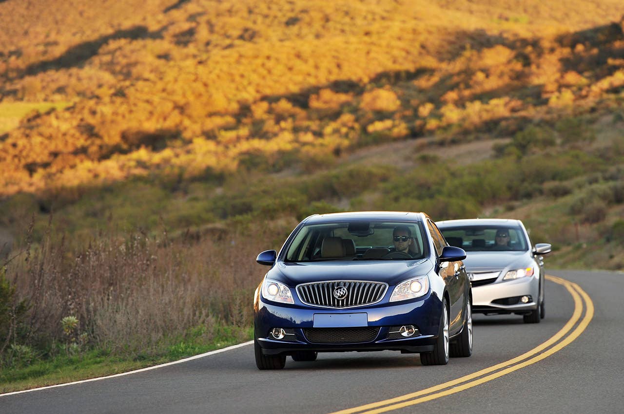 2013 Buick Verano Turbo vs. 2013 Acura ILX