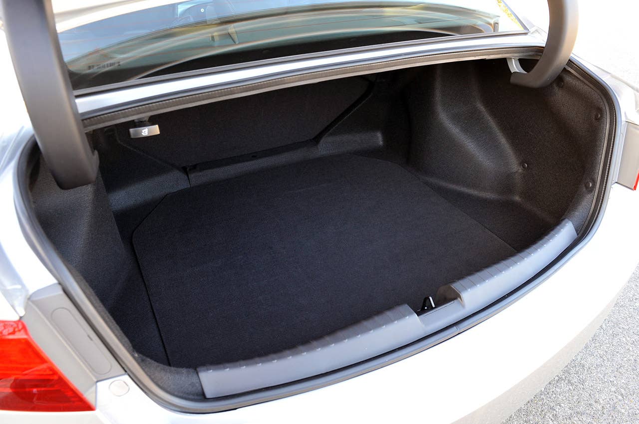 2013 Acura ILX trunk