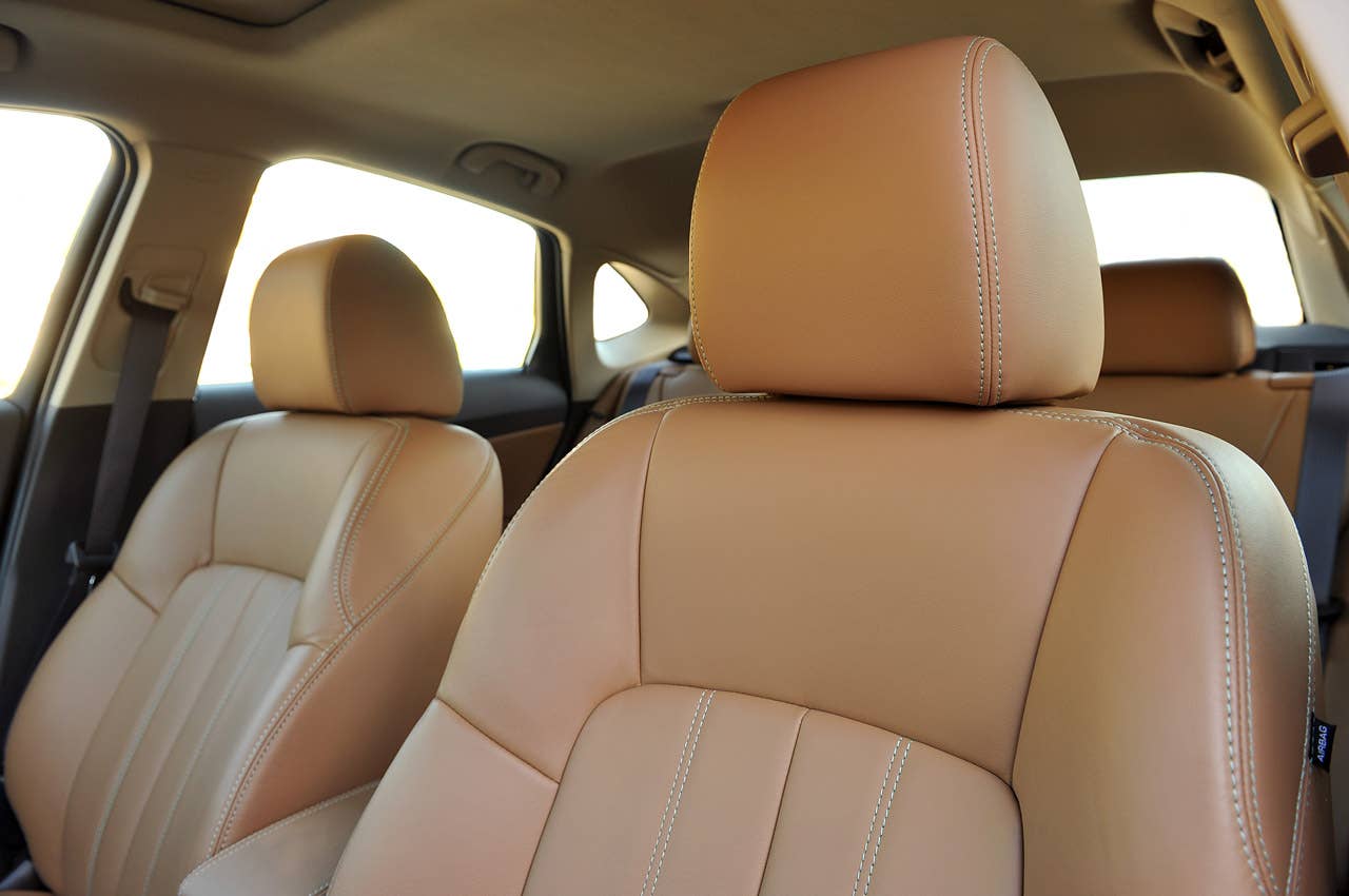 2013 Buick Verano Turbo front seats
