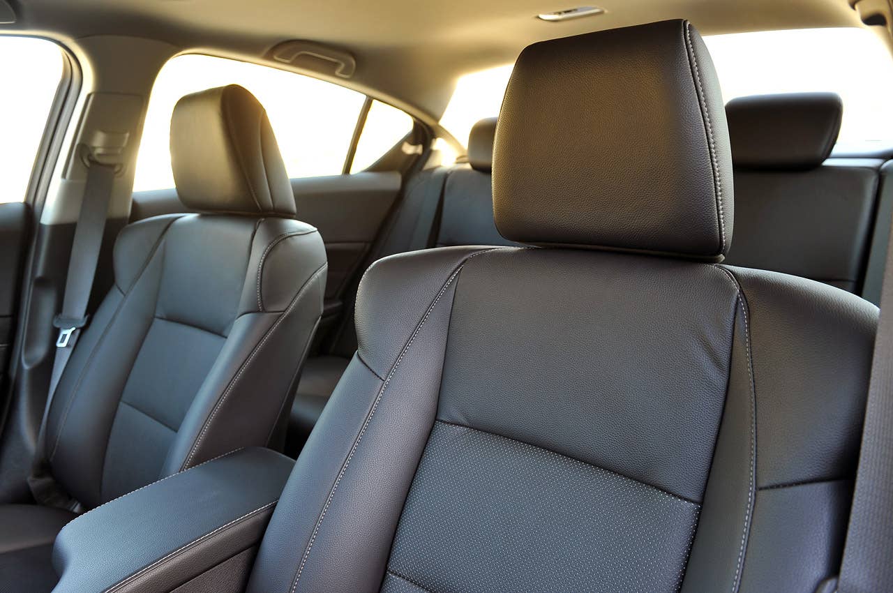 2013 Acura ILX front seats