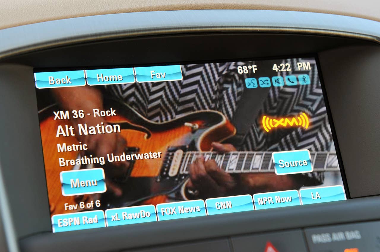 2013 Buick Verano Turbo infotainment system
