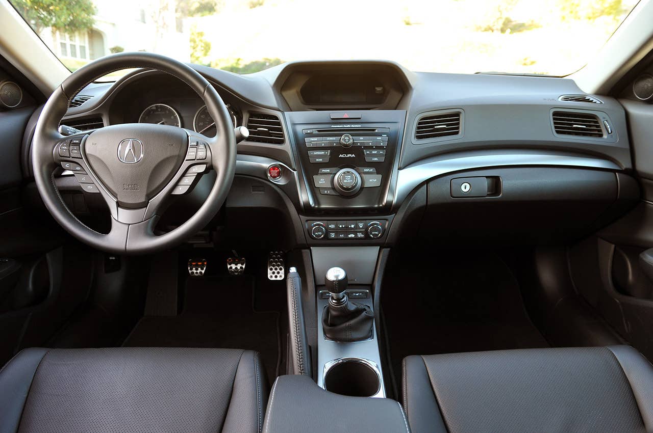 2013 Acura ILX interior