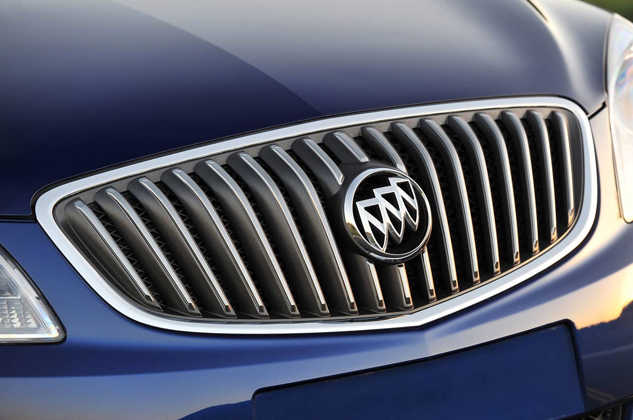 2013 Buick Verano Turbo grille