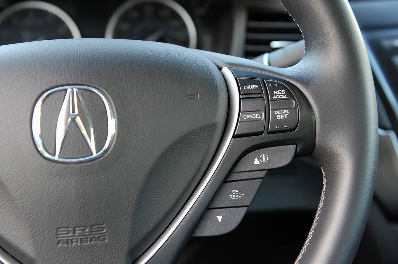 2013 Acura ILX steering wheel controls