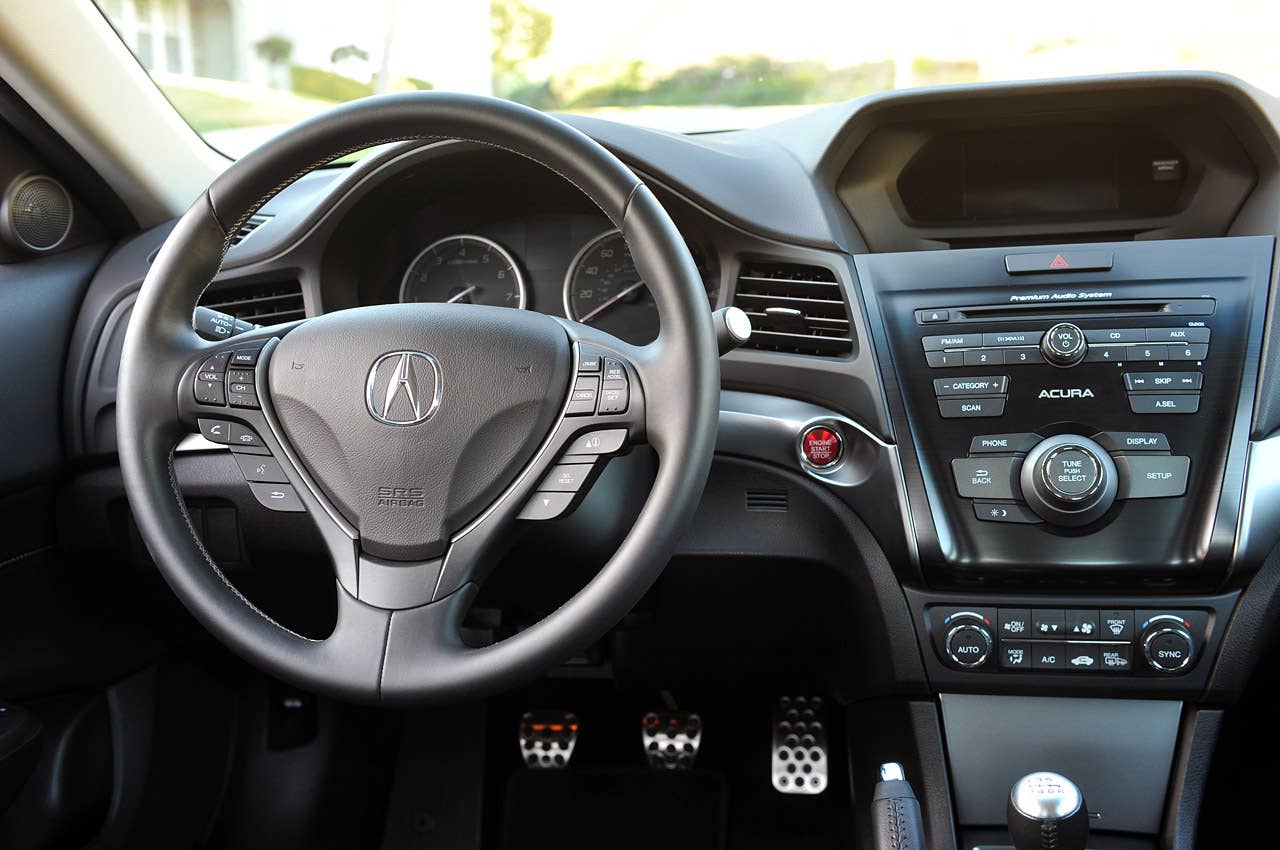 2013 Acura ILX interior
