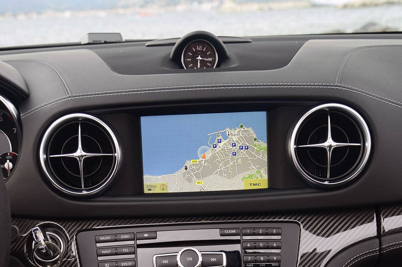 2013 Mercedes-Benz SL63 AMG navigation system