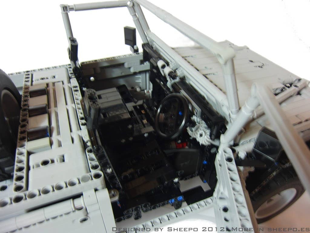 Lego Land Rover Defender 110 cabin