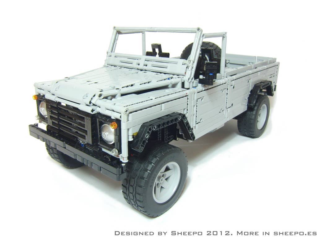 Lego Land Rover Defender 110 front 3/4