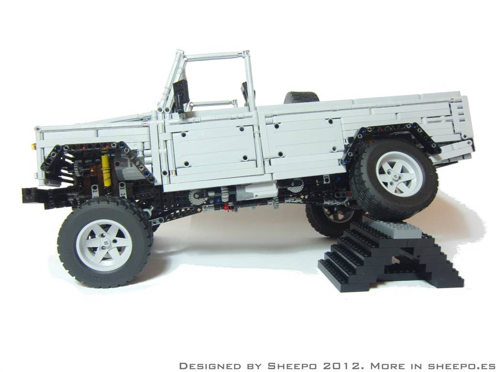 Lego Land Rover Defender 110 suspension flex