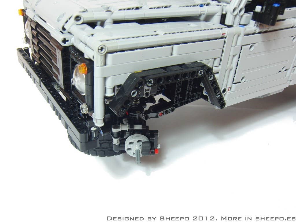 Lego Land Rover Defender 110 disc brakes