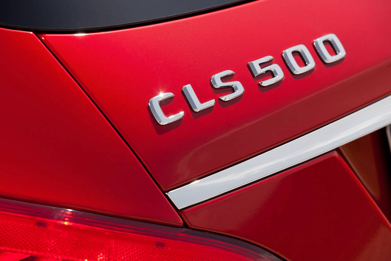 CLS 500 4MATIC Shooting Brake mit AMG Sportpaket, Lack: Thulitrot, Innen: Leder Pasion Exclusiv Porzellan (X 218) 2012