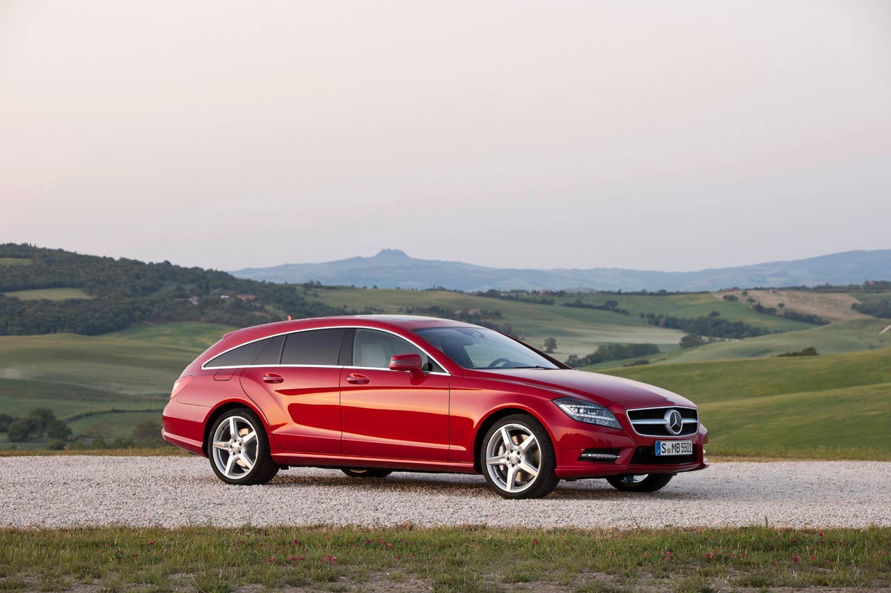 CLS 500 4MATIC Shooting Brake mit AMG Sportpaket, Lack: Thulitrot, Innen: Leder Pasion Exclusiv Porzellan (X 218) 2012