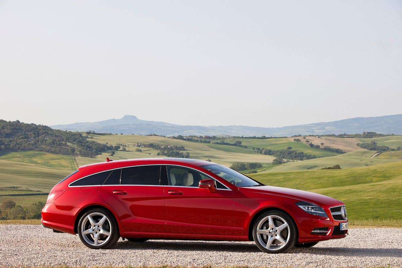 CLS 500 4MATIC Shooting Brake mit AMG Sportpaket, Lack: Thulitrot, Innen: Leder Pasion Exclusiv Porzellan (X 218) 2012