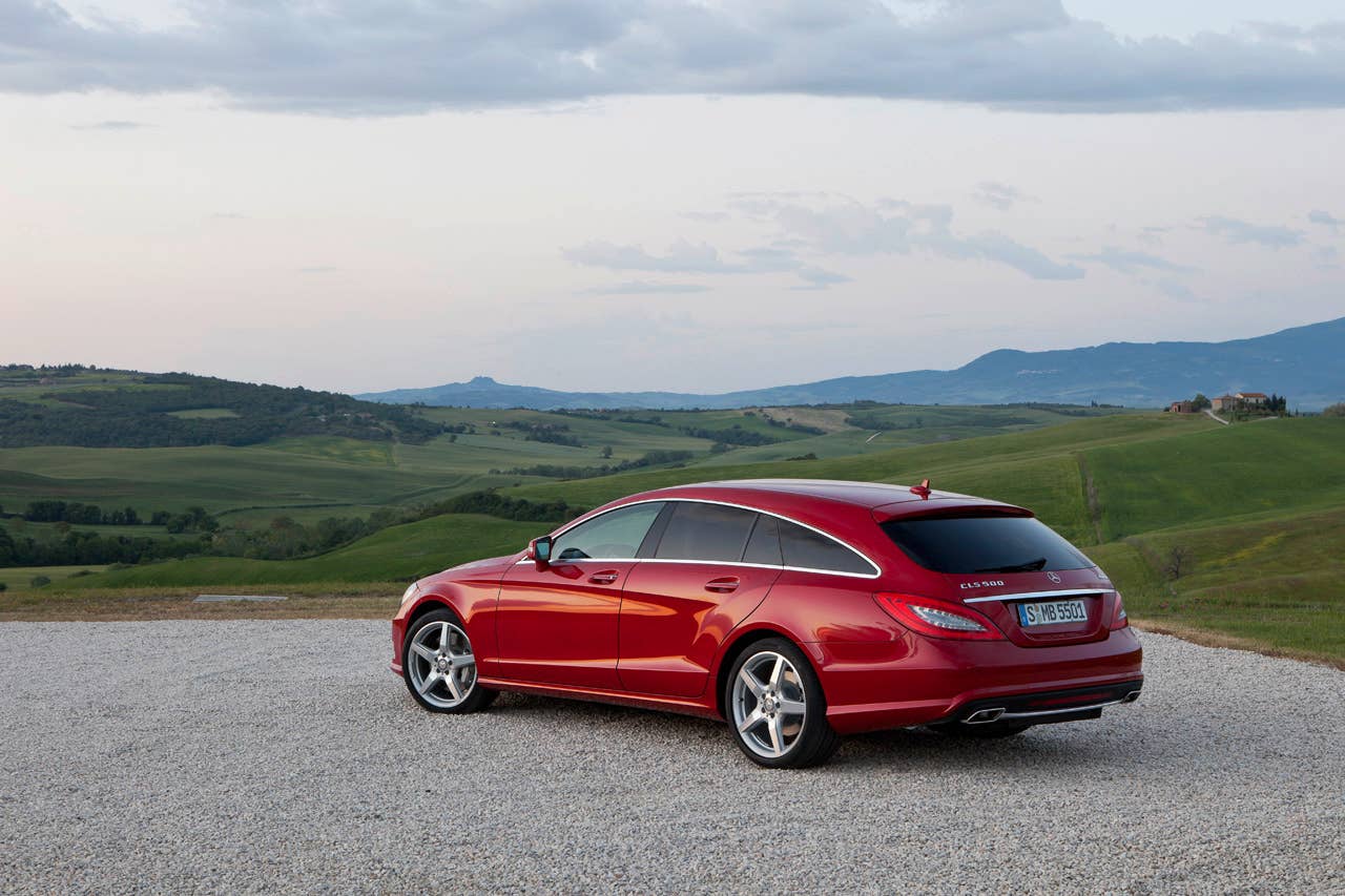 CLS 500 4MATIC Shooting Brake mit AMG Sportpaket, Lack: Thulitrot, Innen: Leder Pasion Exclusiv Porzellan (X 218) 2012