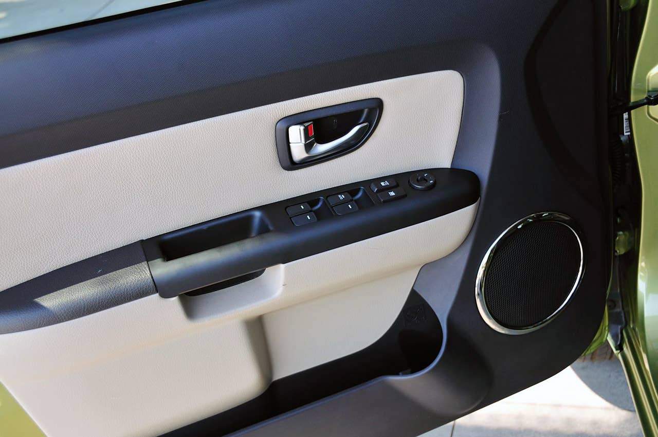 2012 Kia Soul door