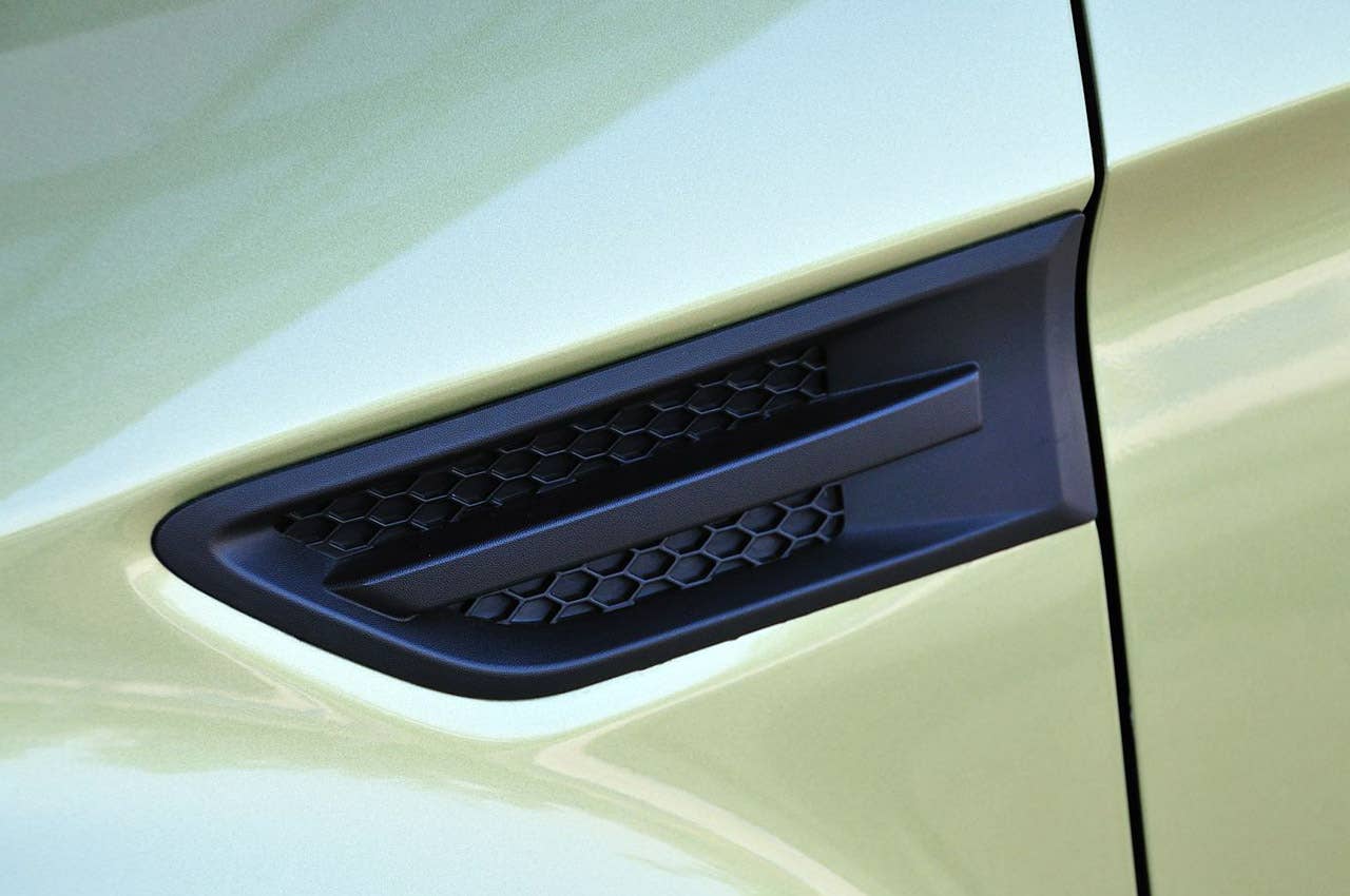 2012 Kia Soul side vent