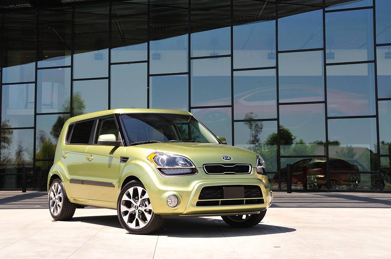 2012 Kia Soul front 3/4 view