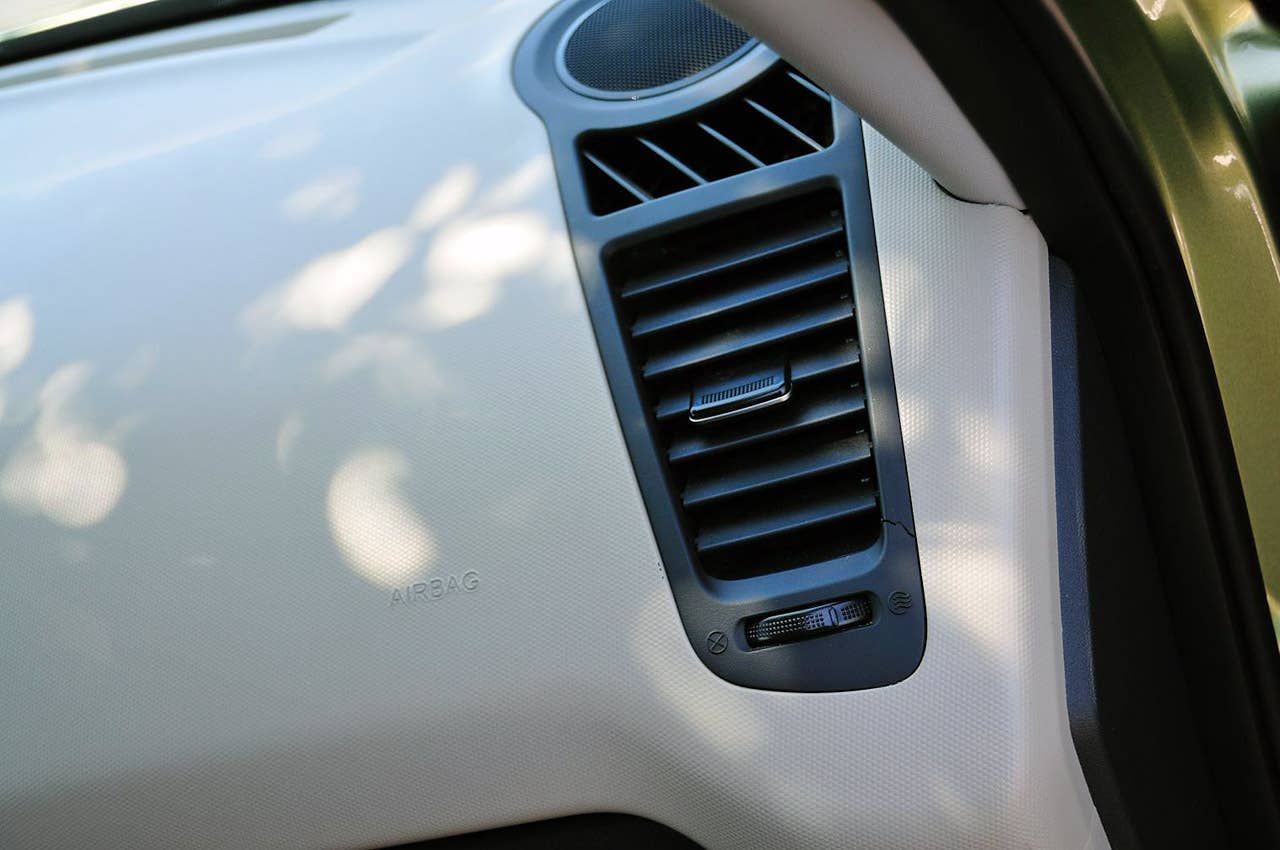 2012 Kia Soul dash vent