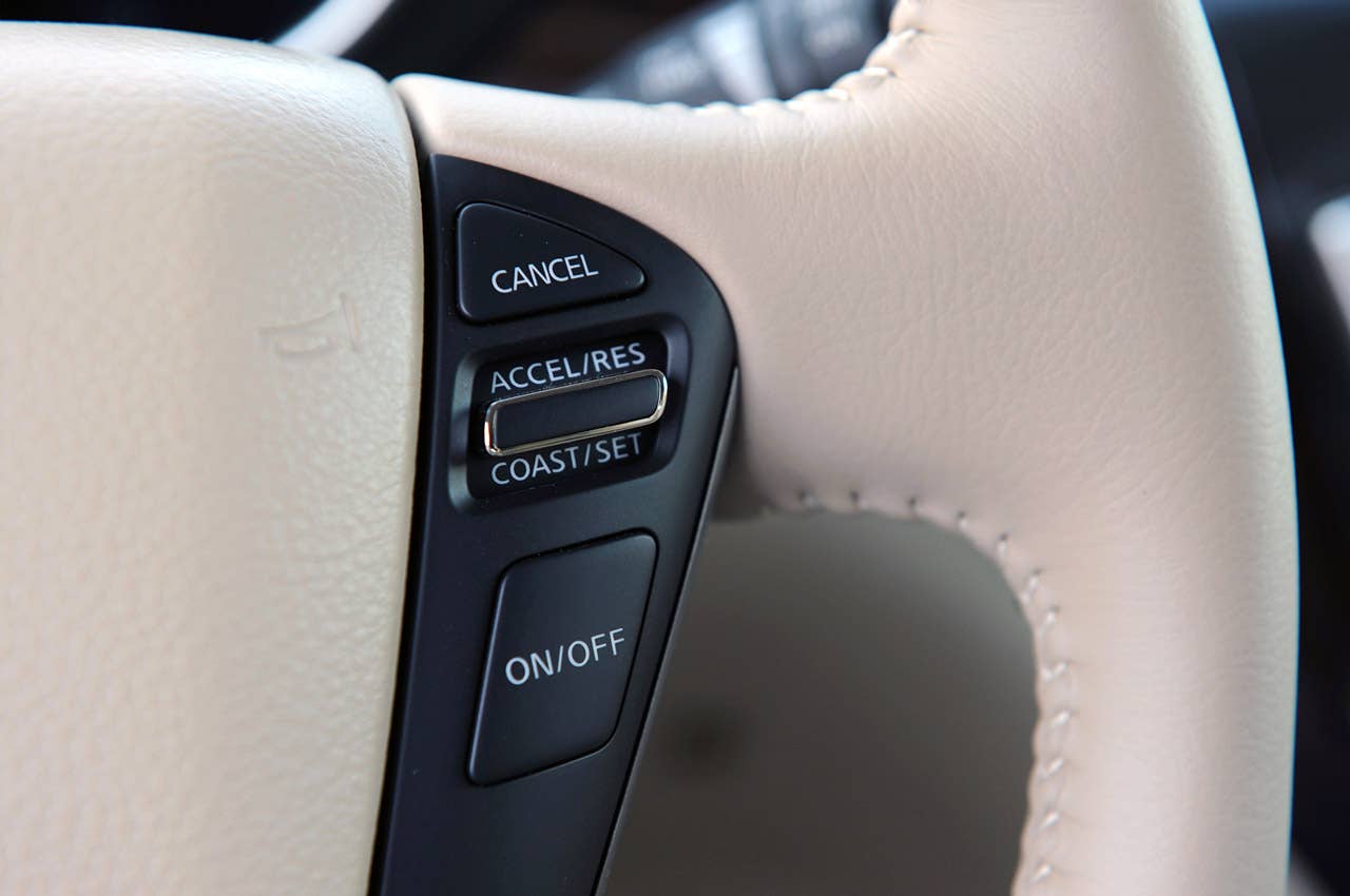 2011 Nissan Quest steering wheel controls