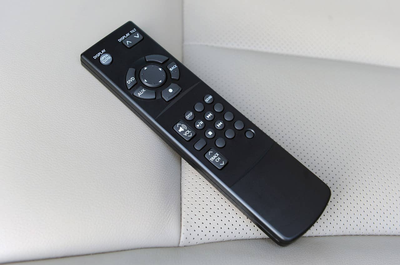 2011 Nissan Quest rear seat remote control
