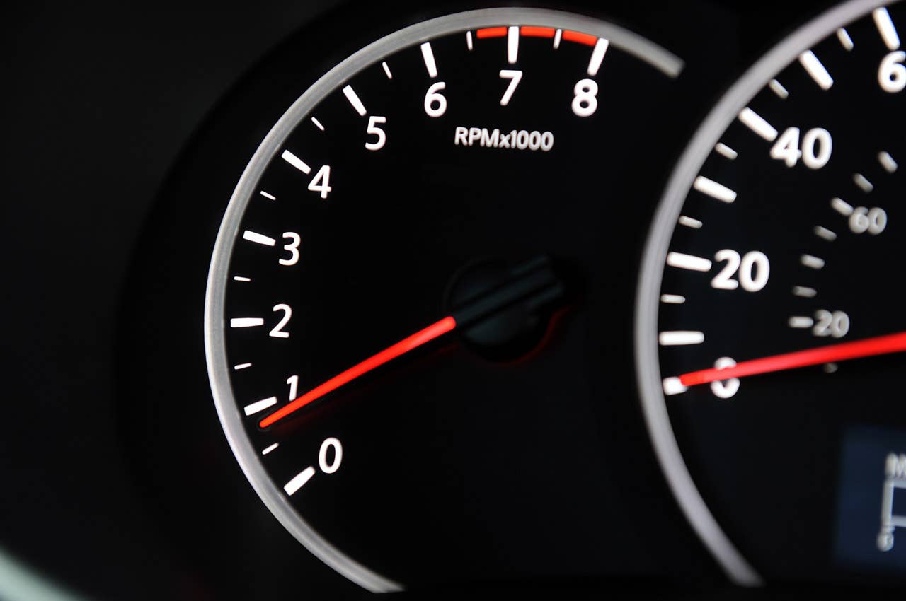 2011 Nissan Quest tachometer