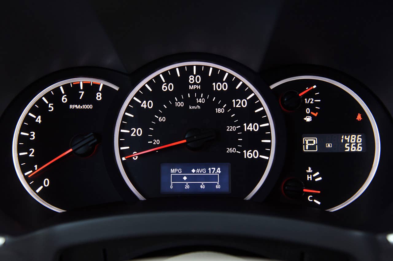 2011 Nissan Quest gauges