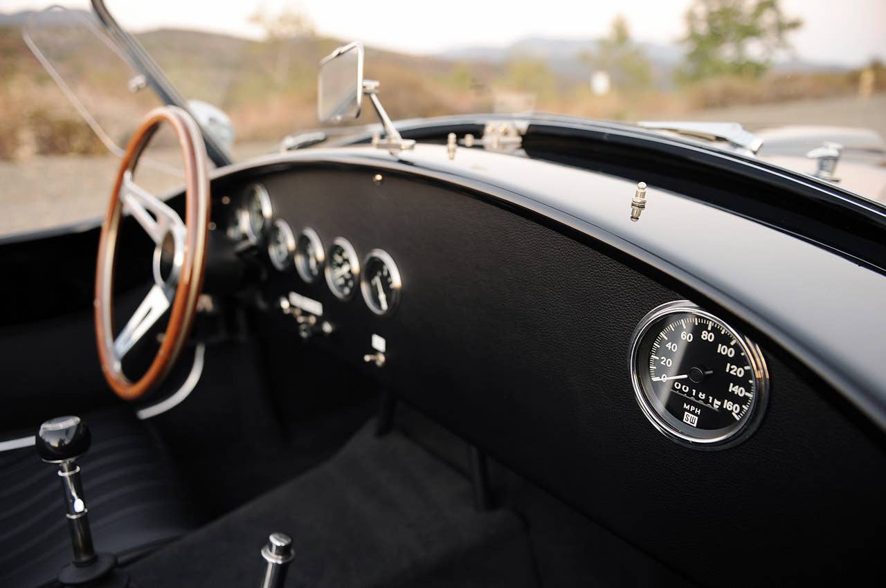 Shelby Cobra 289 FIA interior