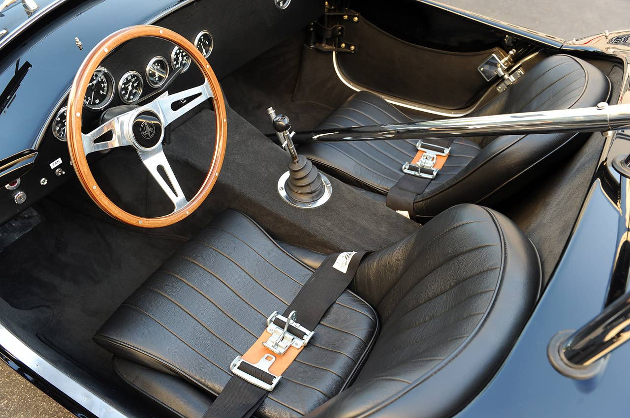 Shelby Cobra 289 FIA interior