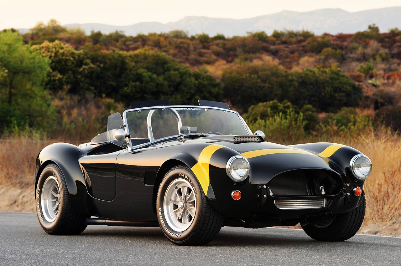 Shelby Cobra 289 FIA front 3/4 view