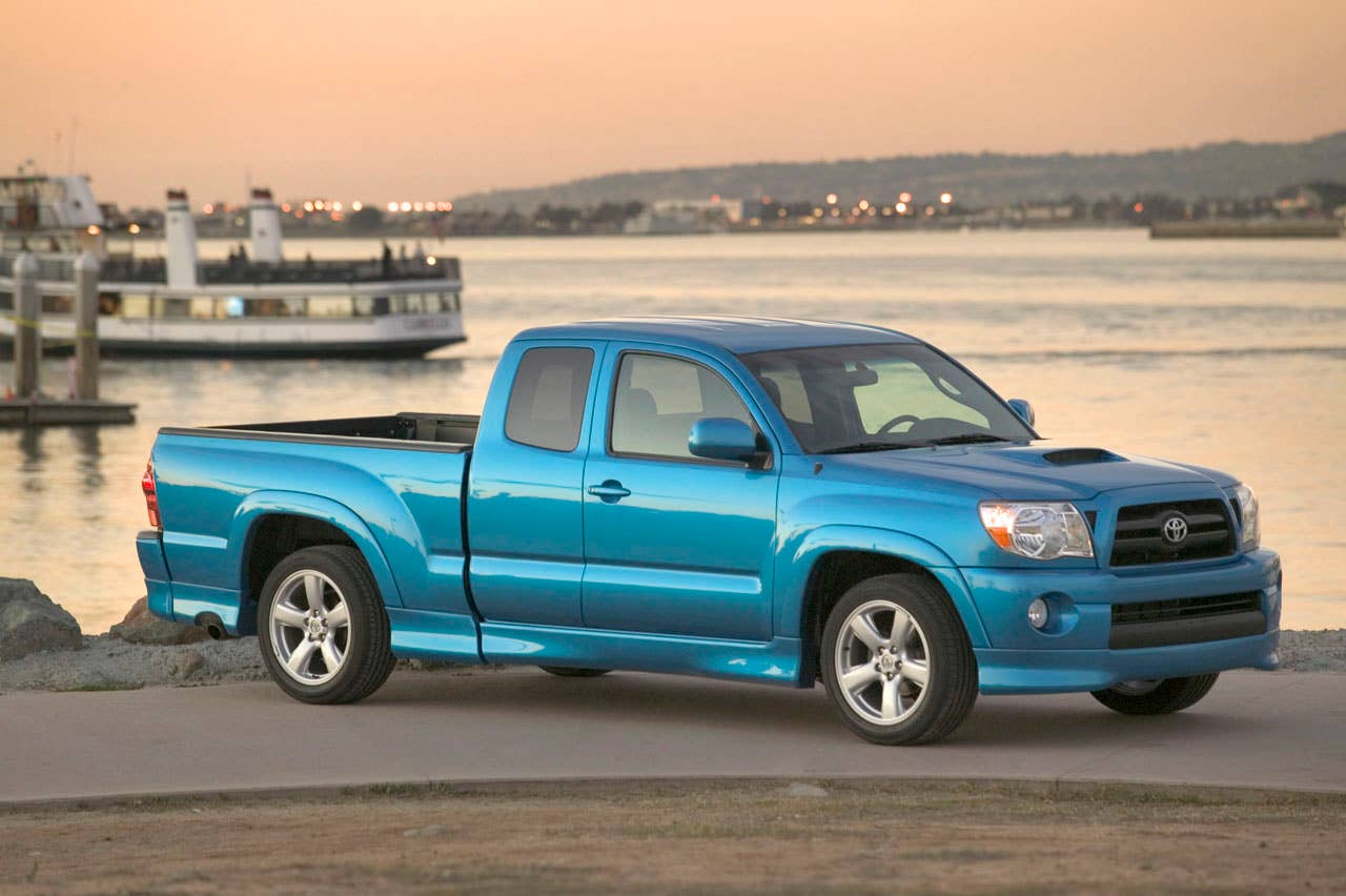 2005-08 Toyota Tacoma X-Runner in Speedway Blue