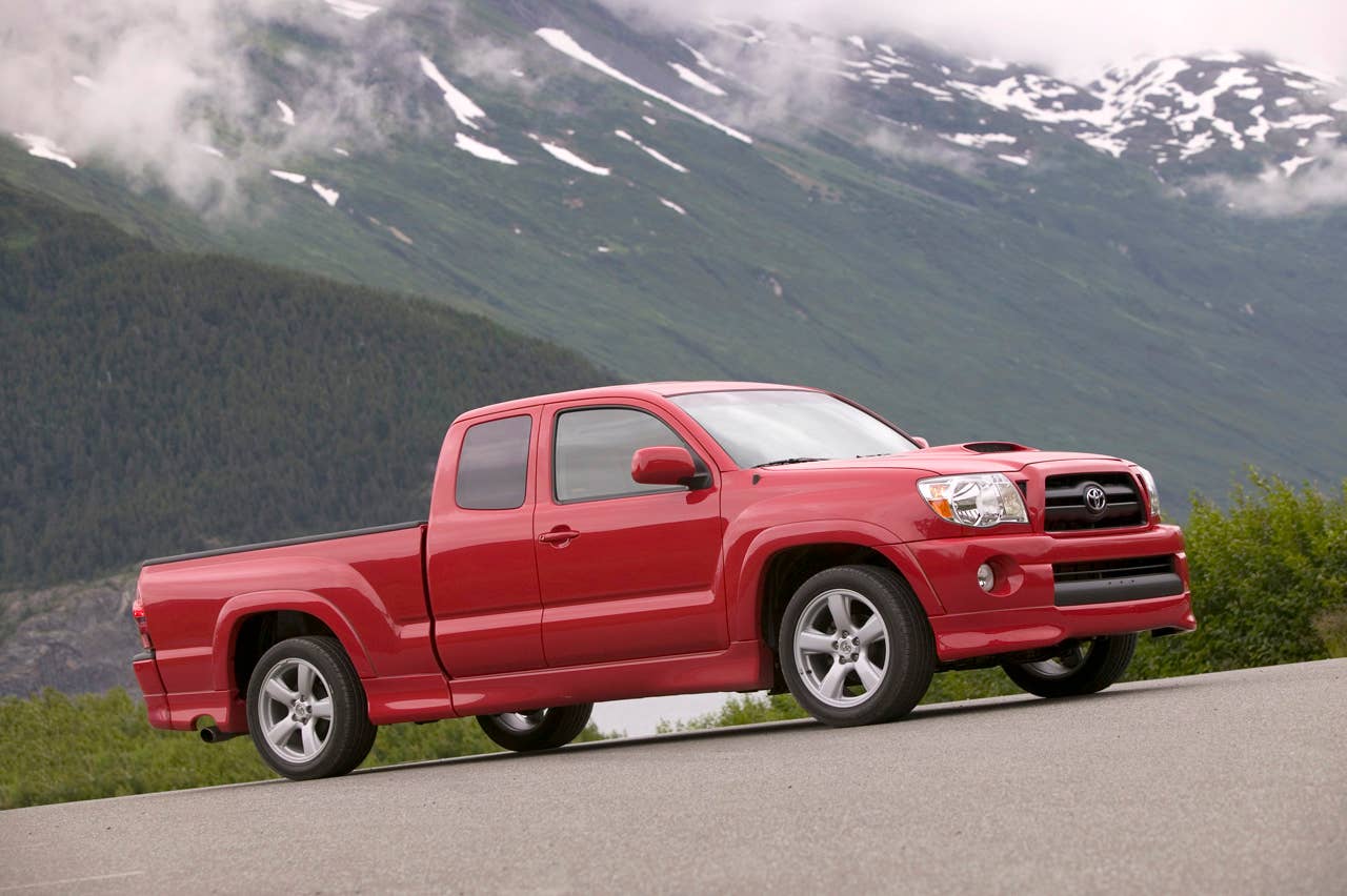 2005-08 Toyota Tacoma X-Runner in Radiant Red
