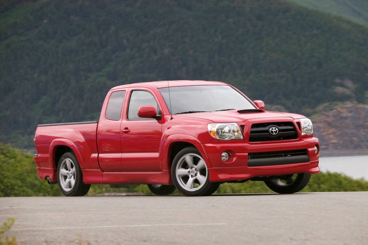 2005-08 Toyota Tacoma X-Runner in Radiant Red