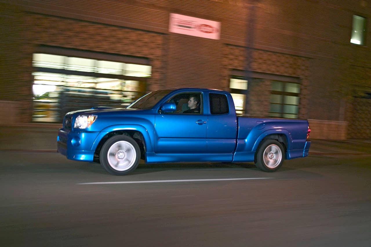 2005-08 Toyota Tacoma X-Runner in Speedway Blue