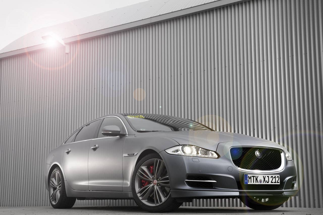 Jaguar XJ Supersport Ring Taxi front 3/4